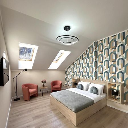 Modern Apartment In The City Center Lviv Bagian luar foto