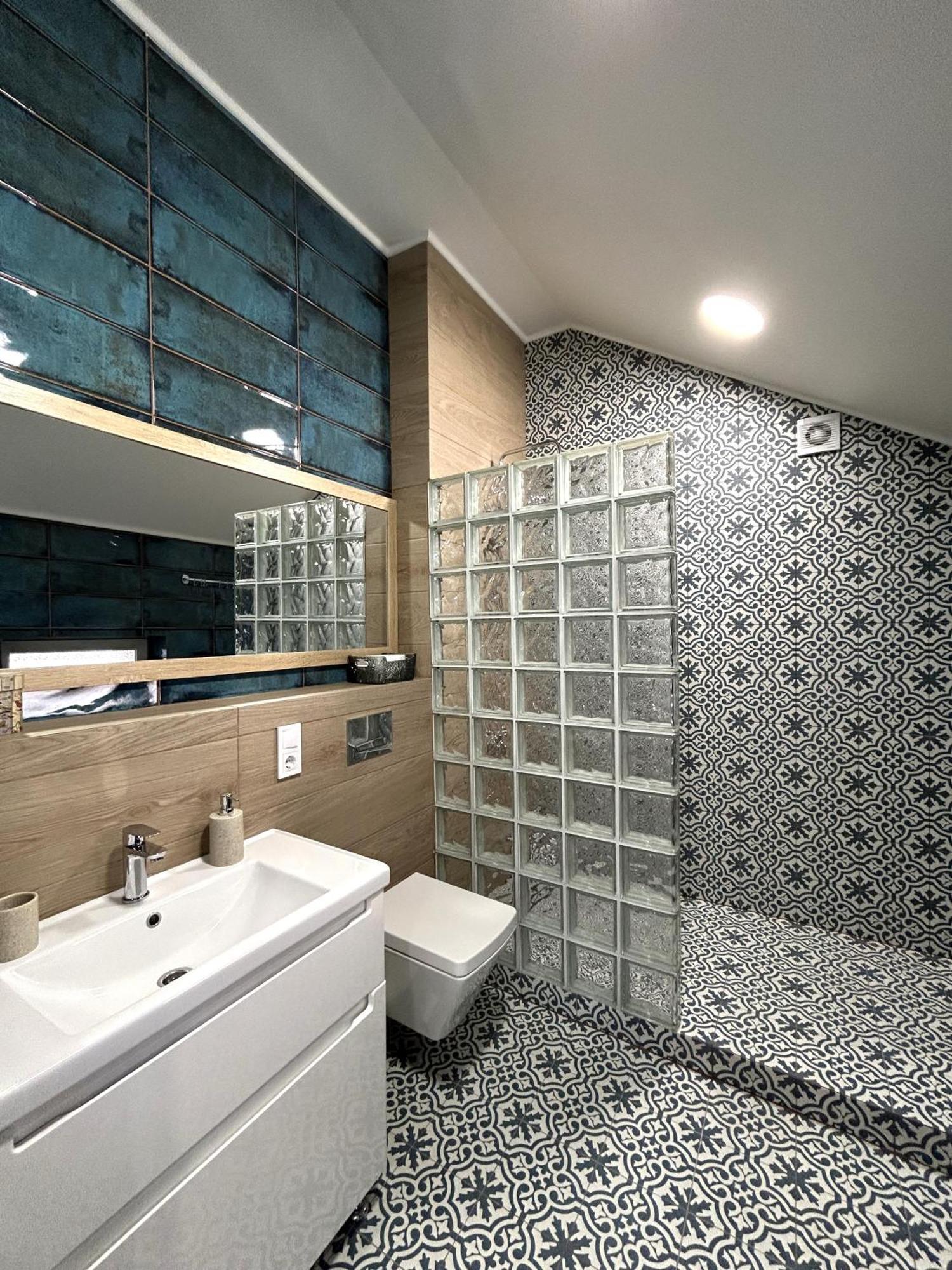 Modern Apartment In The City Center Lviv Bagian luar foto